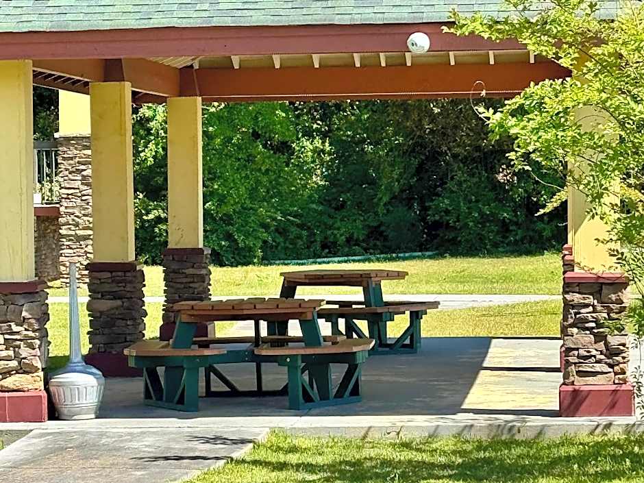 OYO Hotel Phenix City Central