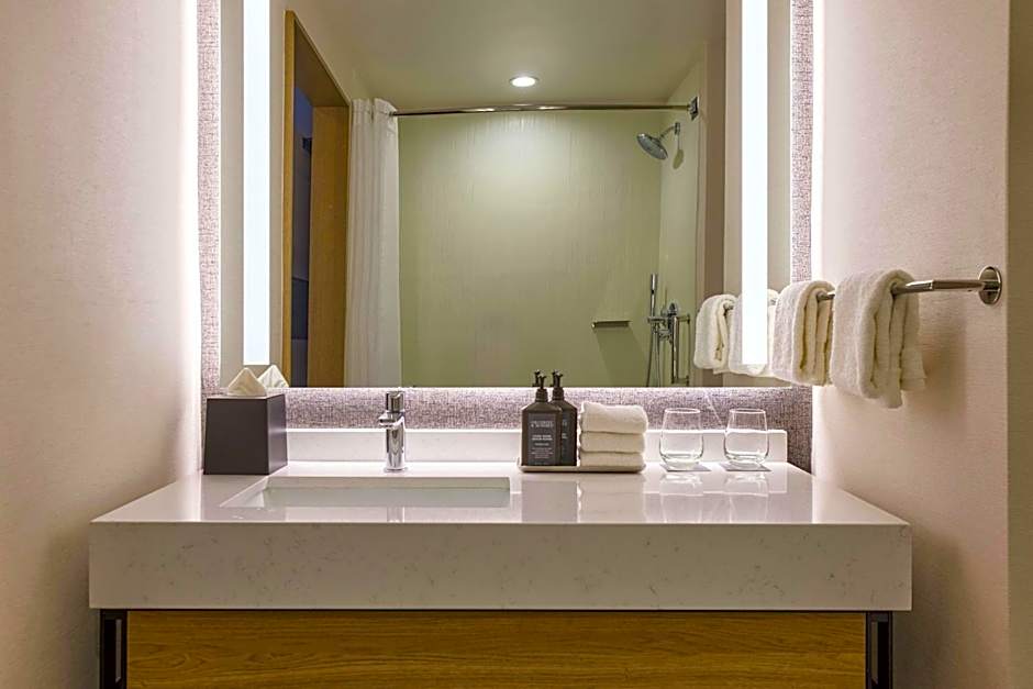 Sheraton Grand Sacramento Hotel