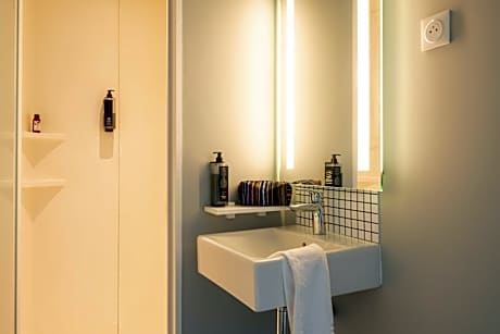 Standard Room with Two Single Beds and One Bunk Bed