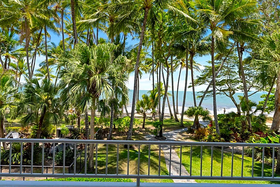 Alamanda Palm Cove Resort by Lancemore