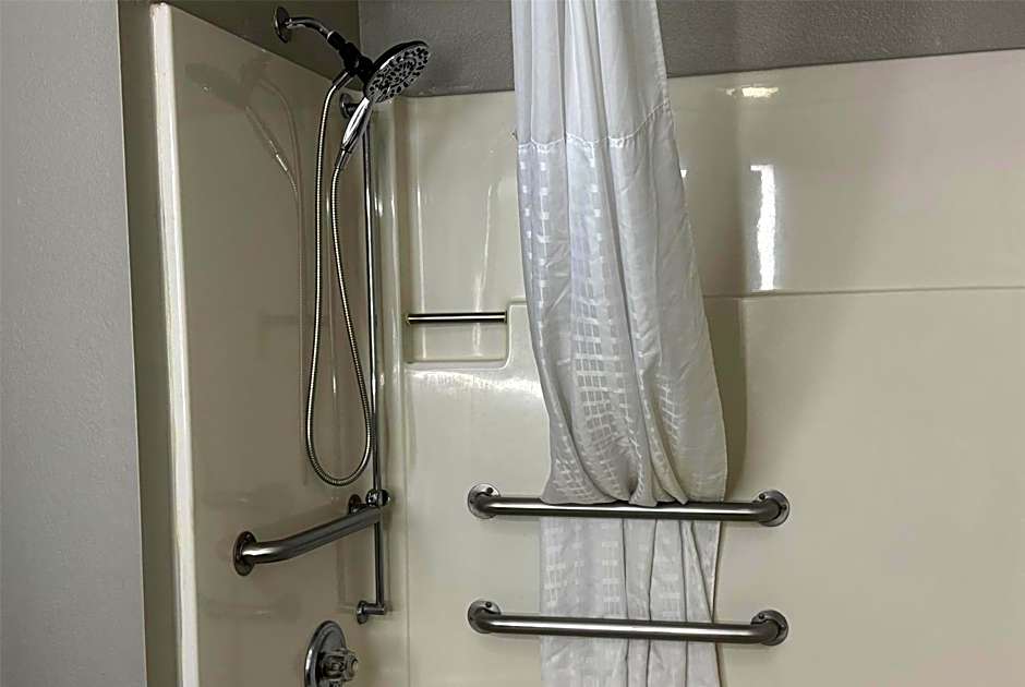 Super 8 by Wyndham Evansville East