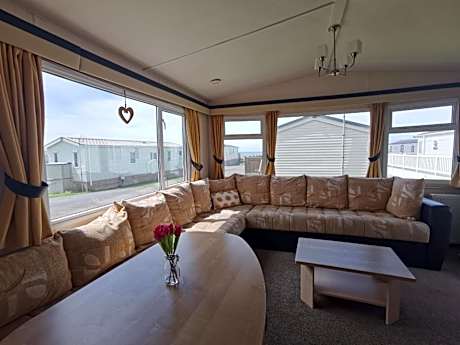 Snowdonia Holiday Sea Beach and Mountains view