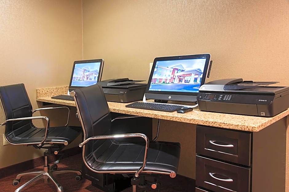 Holiday Inn Express Hotel & Suites Grand Rapids-North By IHG