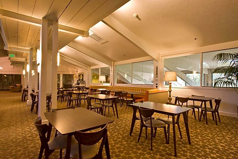 Ashland Hills Hotel & Suites