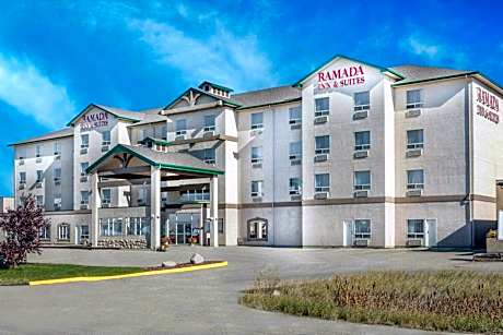 Ramada by Wyndham Clairmont/Grande Prairie