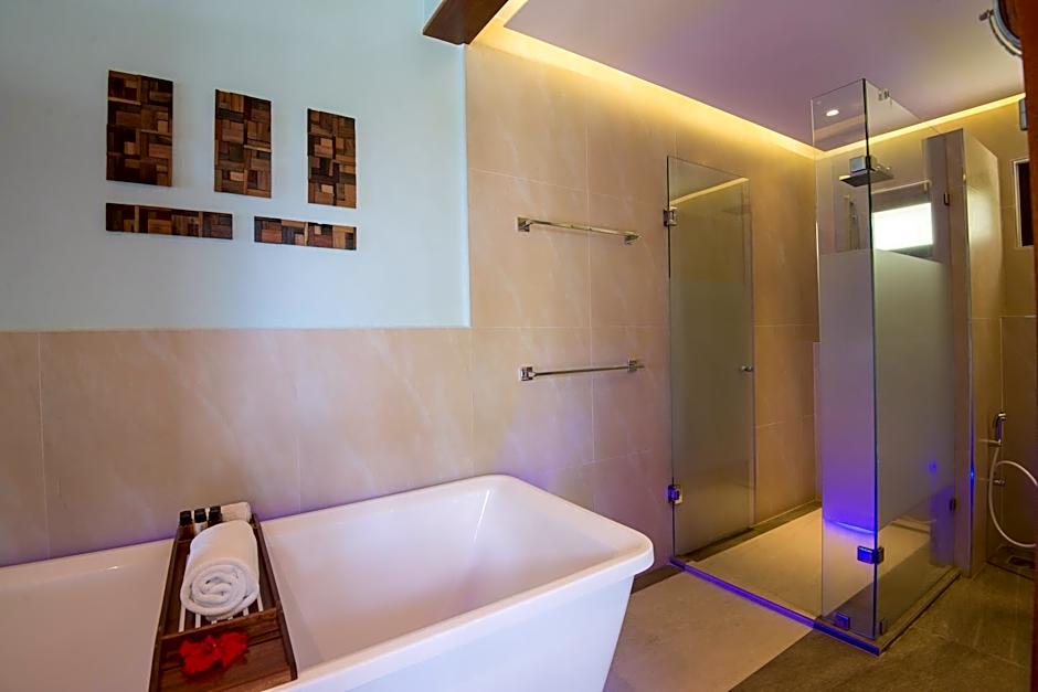 Coco de Mer and Black Parrot Suites