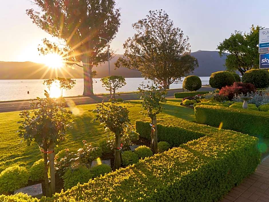 Radfords on the Lake