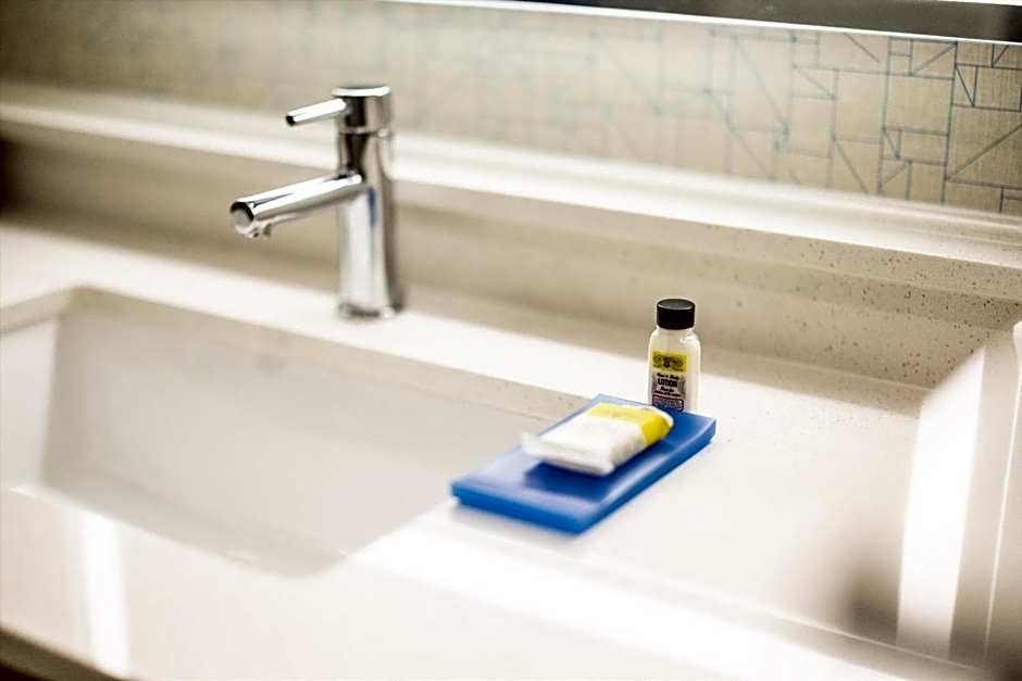 Holiday Inn Express & Suites - San Jose Silicon Valley By IHG