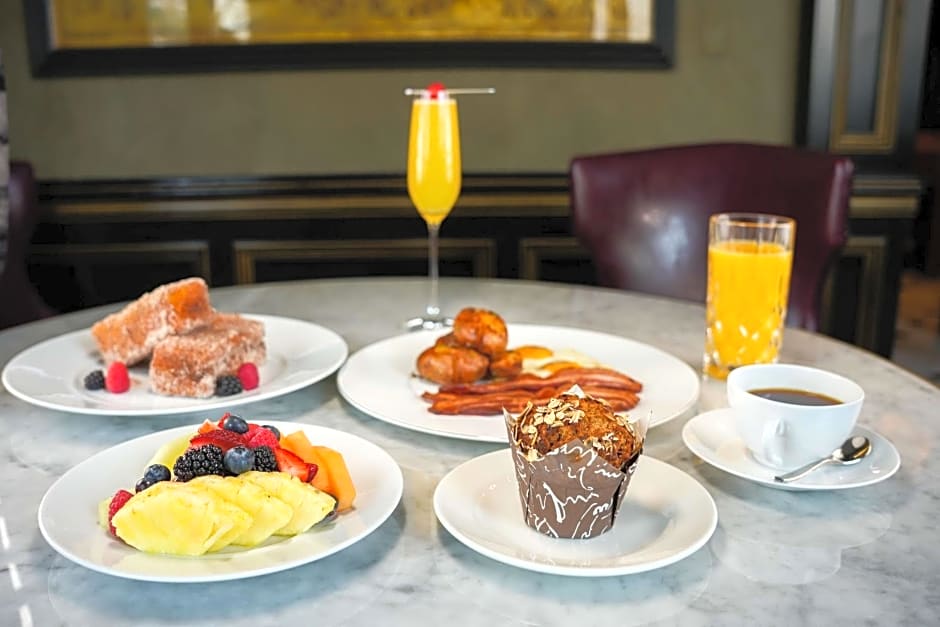 Waldorf Astoria By Hilton Chicago