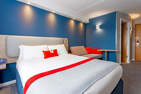 Standard Double Room with Sofa Bed and Free Hot Breakfast