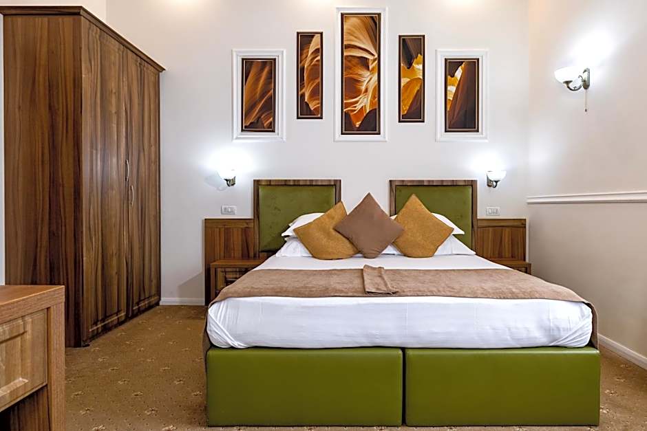 La Strada Boutique Villa