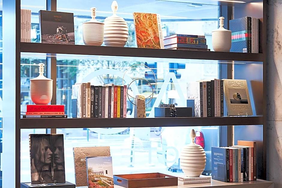 AC Hotel by Marriott Houston Downtown