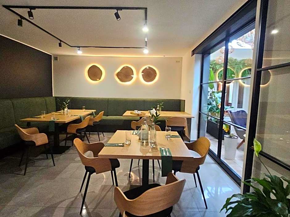 Restauracja i Noclegi Pod Kasztanami