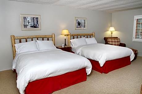 Queen Room with Two Queen Beds