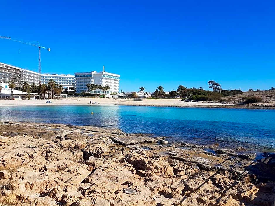 Christopher's Sandy Beach Suites