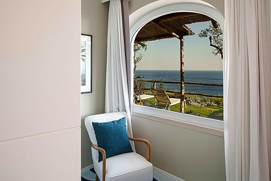 Photo 1 of 7 of Villa, Sea View