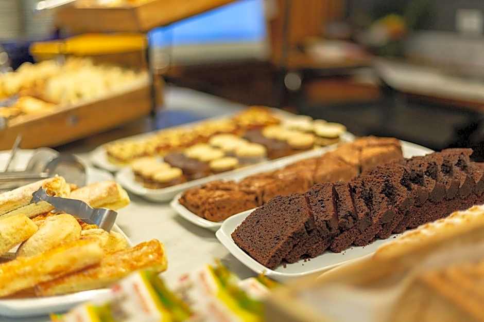 Dazzler by Wyndham Polo