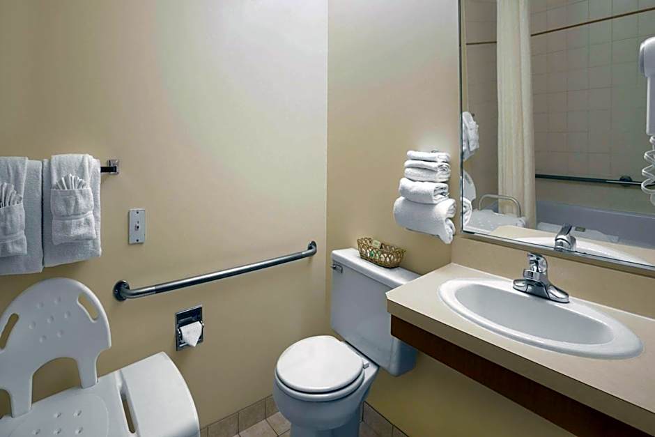 Super 8 by Wyndham Slave Lake AB