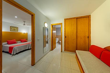 APARTMENT INNER WITHOUT BALCONY 2 ADULTS + 2 CHILDREN