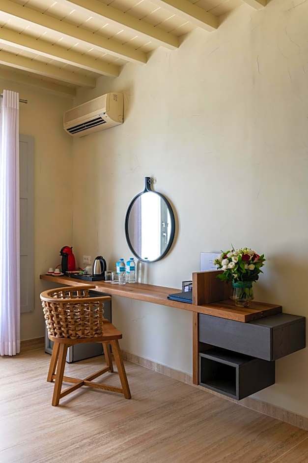 Poseidon Hotel Suites