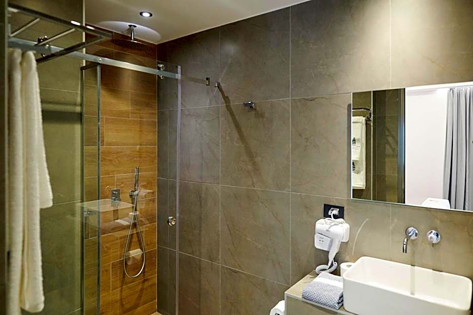 Meni Hotel & Apartments UNDER NEW MANAGEMENT