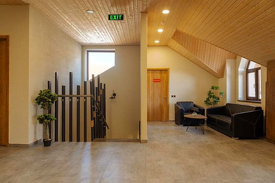 Ereto Hotel by SnowTime