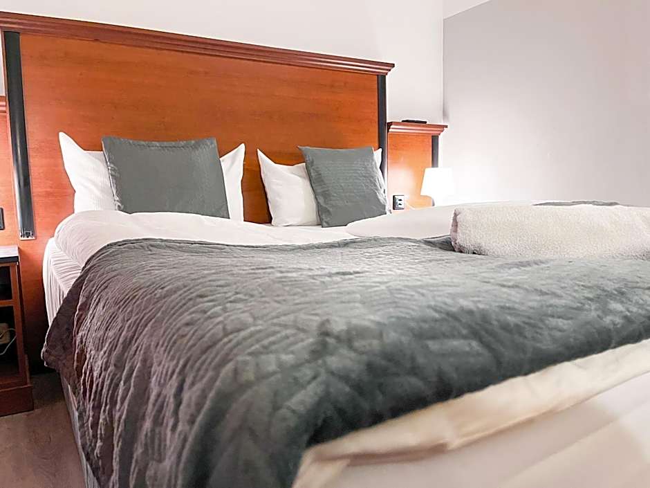 City Hotel West Frankfurt City Centre