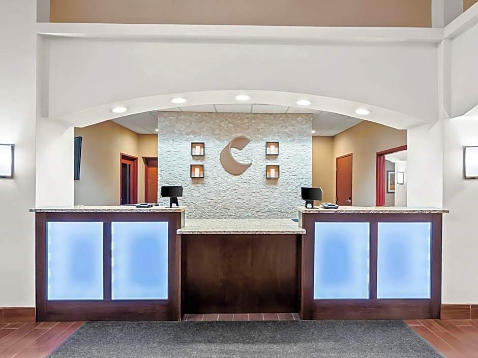 Comfort Inn & Suites Allen Park - Dearborn