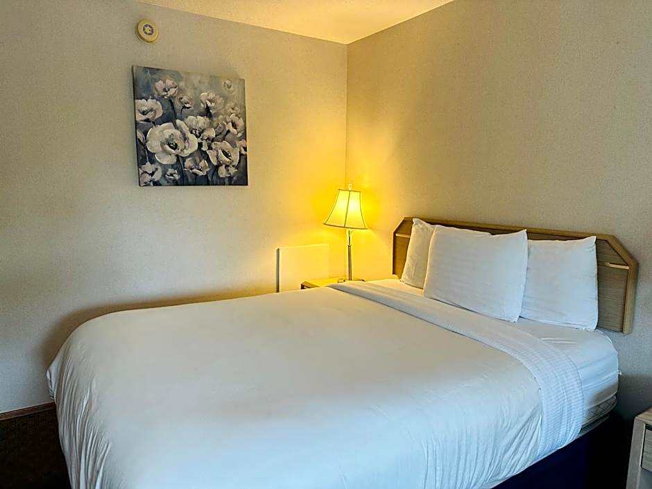 Timberland Inn & Suites