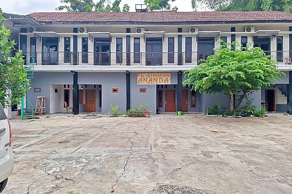 Urbanview Hotel Penginapan Ananda