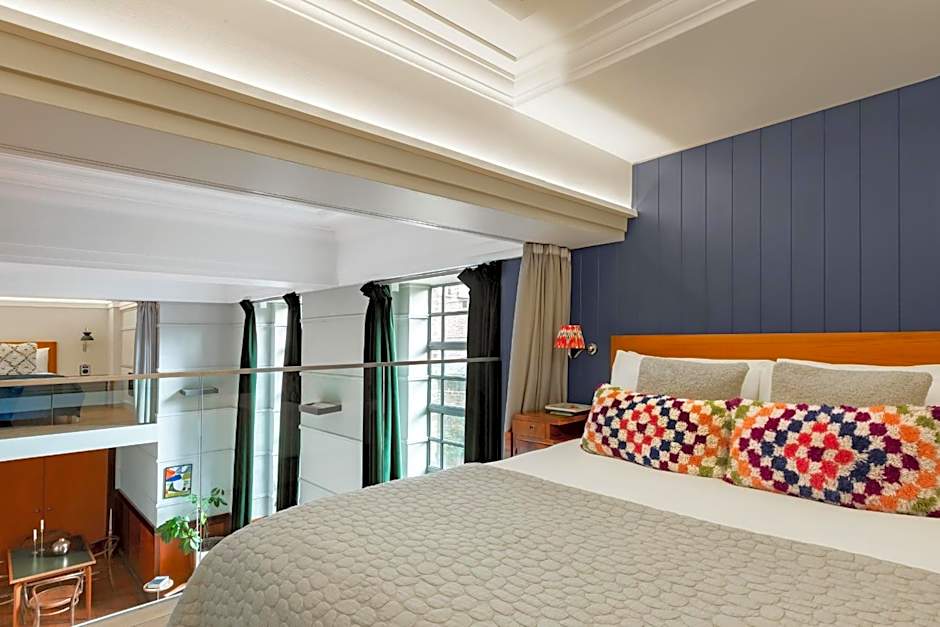 Town Hall Hotel & Apartments