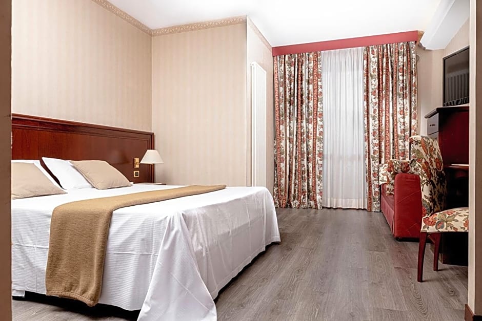 Hotel Poli