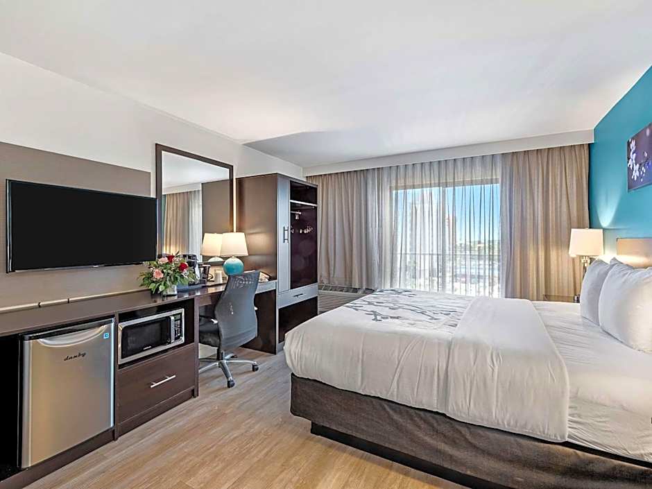 Sleep Inn On The Beach