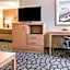 Quality Inn & Suites Warren