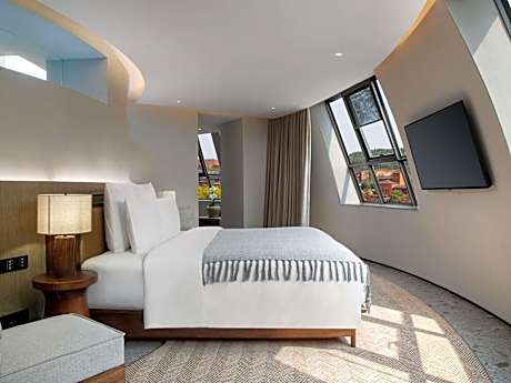 The Azure Glaze One-Bedroom King Room with Park View