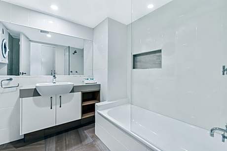 Premium Two Bedroom Apartment- Mid Floor