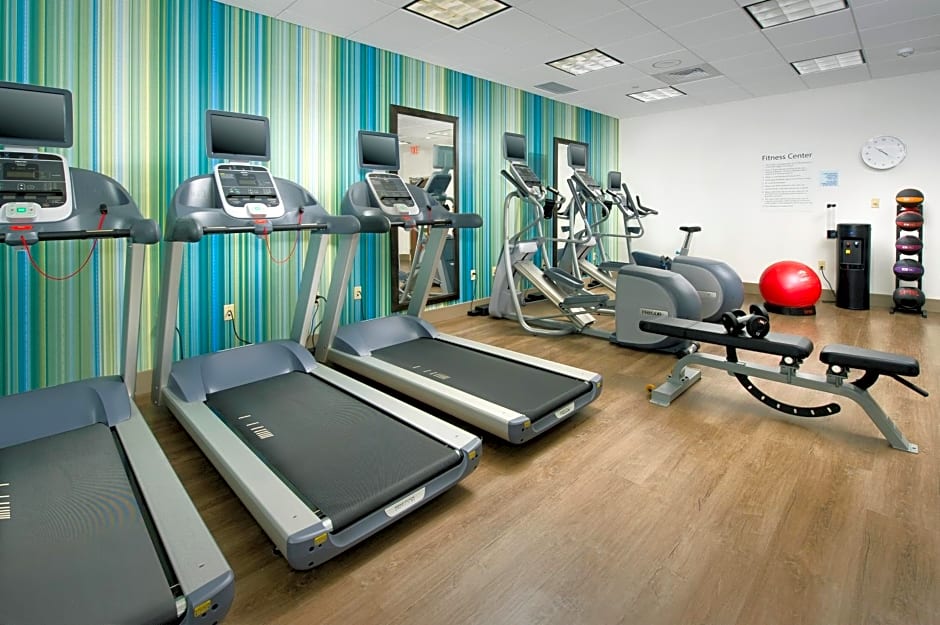 Holiday Inn Express & Suites by IHG Altoona, an IHG Hotel