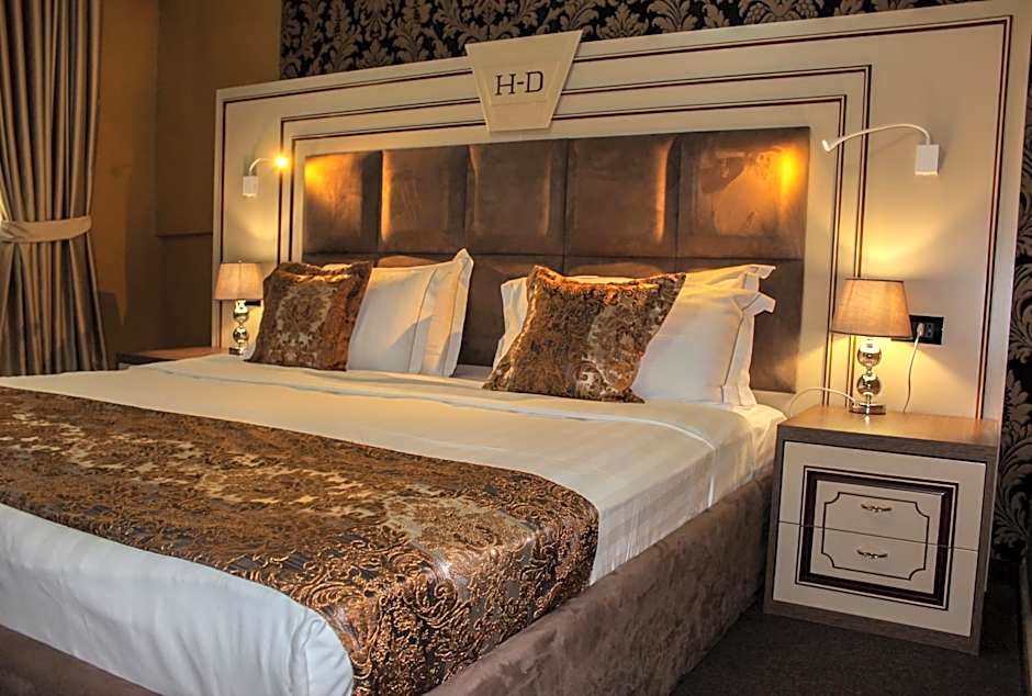 Hotel Deluxe