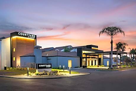 Courtyard by Marriott Fresno