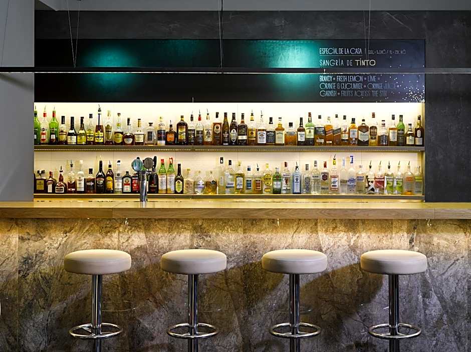 The ICON Hotel & Lounge