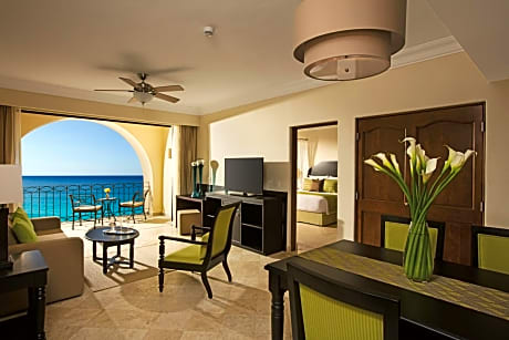 Preferred Club One-Bedroom Suite  (2 Adults + 1 Child)