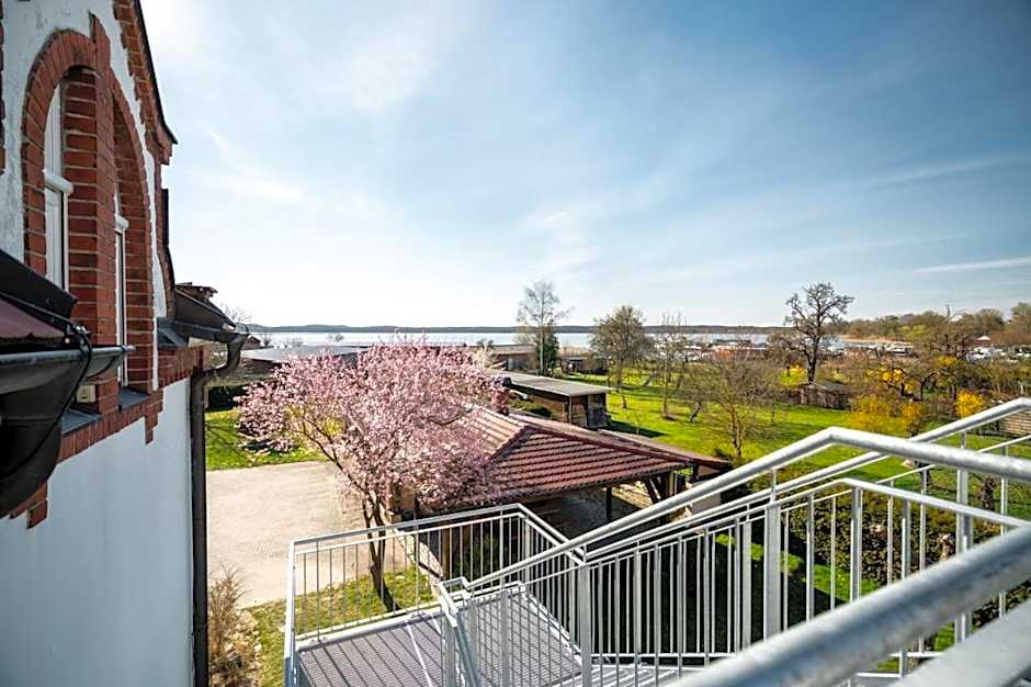 Hotel Villa am Stadthafen