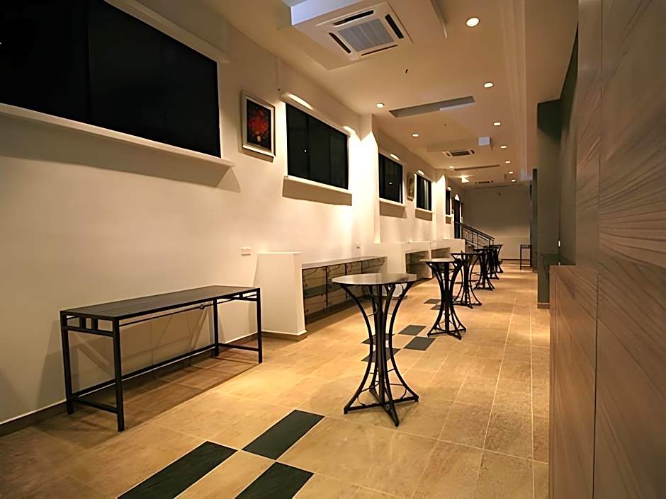 Aroma Hotel