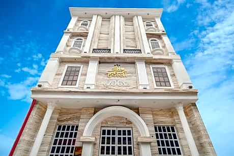 Hathili Hotel & Restaurant