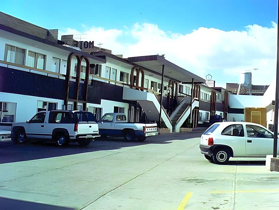 Hotel Zacatecas Courts