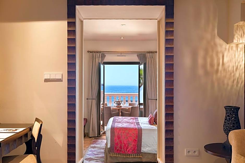 Photo 1 of 6 of 1 King Bed Suite, Sea View, Terrace