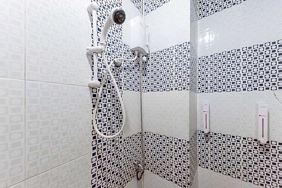 RedDoorz @ Jalan Krakatau Medan