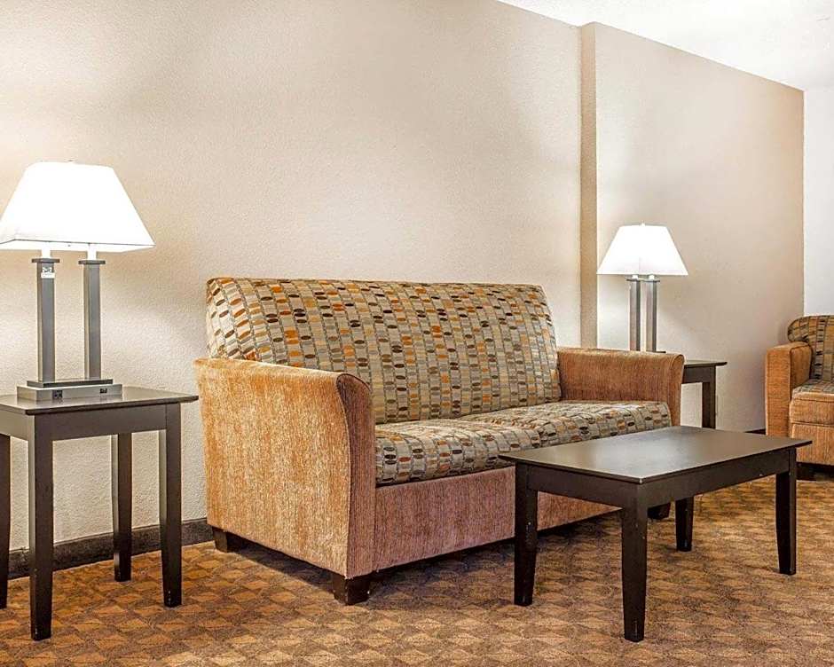 Quality Inn & Suites Coliseum