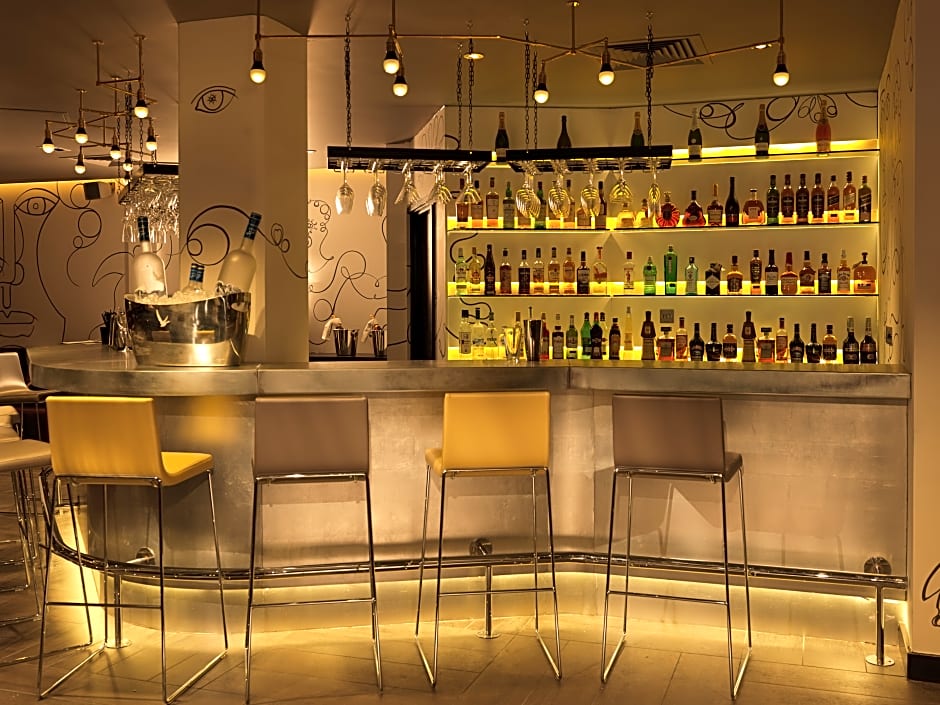 Guildford Harbour Hotel