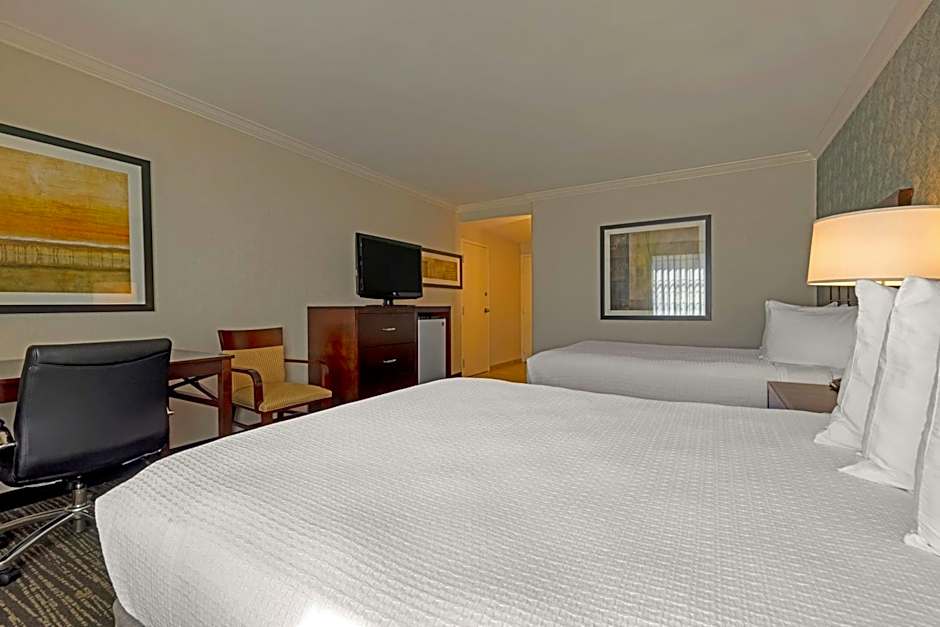 Best Western Plus Carriage Inn